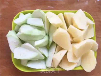 Make Crab potato soup step 1