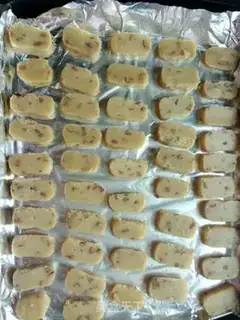 Make "Red-tree peanut butter cookies." step 6