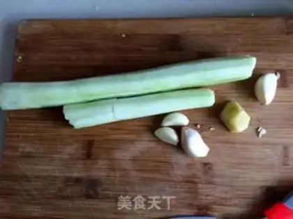 Make A silk lobe with a white mushroom step 2