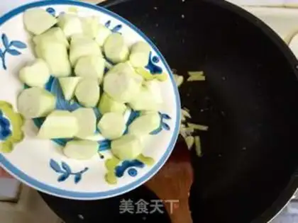 Make A silk lobe with a white mushroom step 6