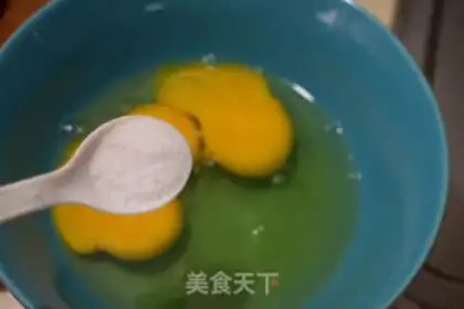 Make Tomatoe and eggs step 2