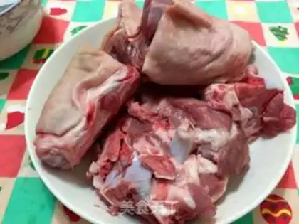 Make The radish hoof soup step 1