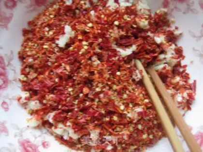 Make Homemade red pepper oil step 2