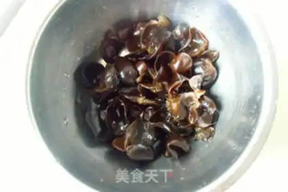 Make Mushrooms burning noodles step 0