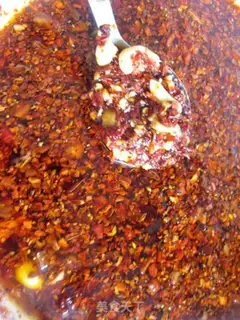 Make Homemade red pepper oil step 6