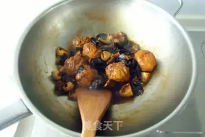Make Mushrooms burning noodles step 8