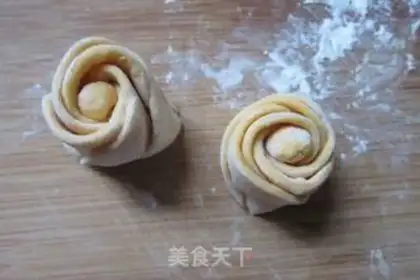 Make Yellow rose bun step 10