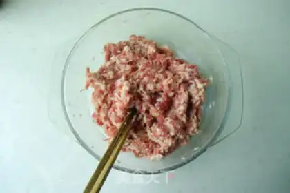 Make Onion pork cage step 2
