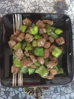 Make Black pepper pepper beef step 0