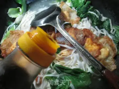 Make Soup noodles for quail eggs step 4