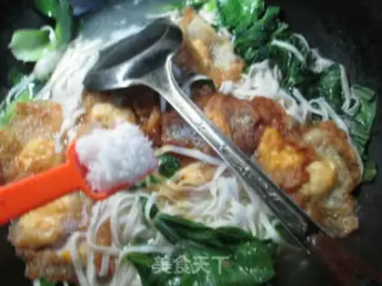 Make Soup noodles for quail eggs step 5