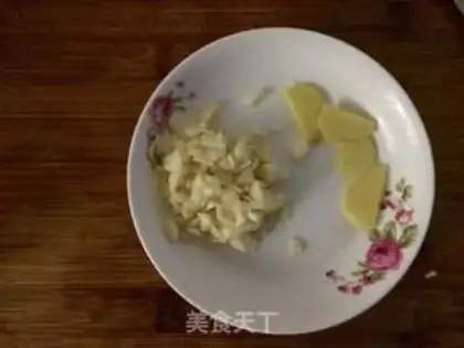 Make Mushrooms burning noodles step 5