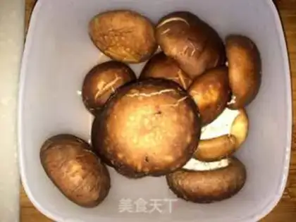 Make Mushrooms burning noodles step 6