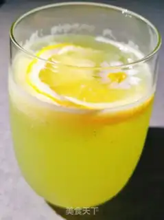 Make A cucumber lemon cocktail step 1