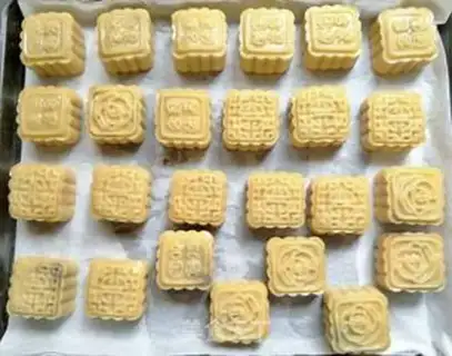 Make A wide moon cake step 10