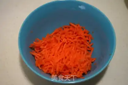 Make Ping-pong egg fried rice step 3