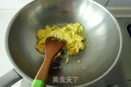 Make Soccer egg noodles step 4