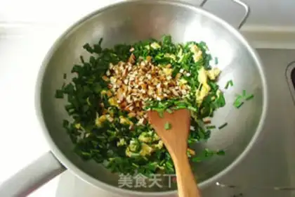 Make Soccer egg noodles step 5