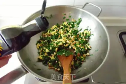 Make Soccer egg noodles step 6