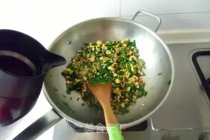 Make Soccer egg noodles step 7