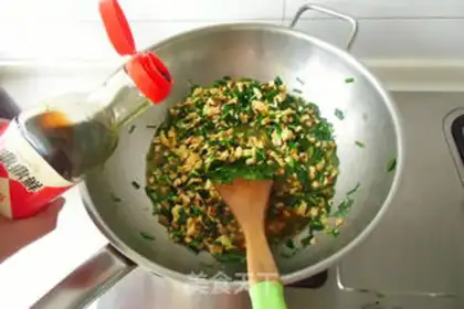 Make Soccer egg noodles step 8
