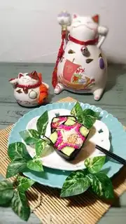 Make Tuna sushi step 16