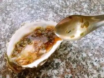 Make Oysters roasted with garlic step 7