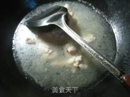 Make curry chicken wings to cook fans step 4