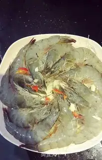 Make Garlic veggie shrimp step 0