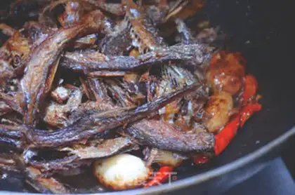 Make The hand tore up the peppers and the firefish step 4