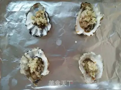 Make Garlic roasted oysters step 3