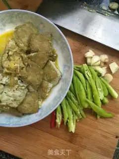 Make Stinky tofu chili step 1