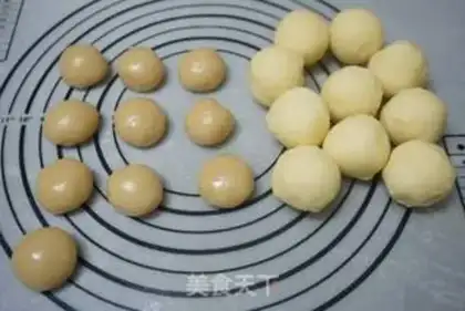 Make A broad coconut moon cake step 10