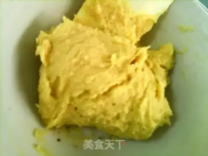 Make French blueberry cheese mooncake step 5