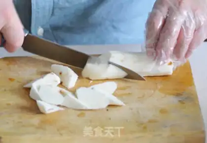 Make Cracker bone soup step 1