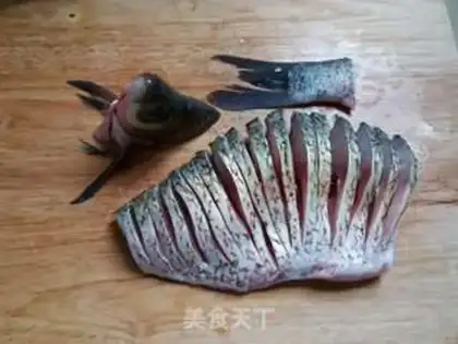Make Peacock open-screen fish step 1