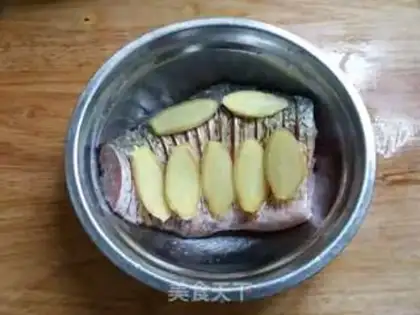 Make Peacock open-screen fish step 2