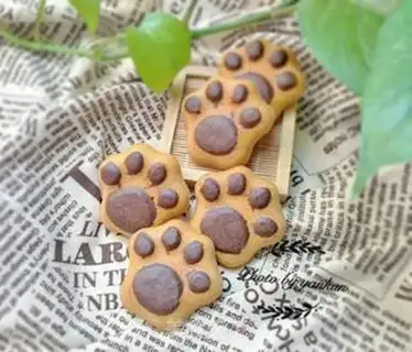 Make Cat claw cake step 10