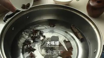 Make Red sugar tea eggs step 3