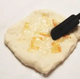 Make Spiral dry bread step 4