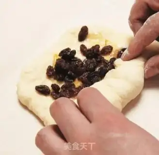 Make Spiral dry bread step 6