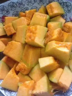 Make A silver spoon of a sugar pumpkin step 0