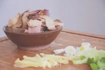 Make Rhodish and gravy step 1