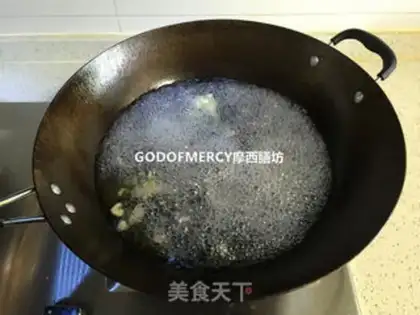 Make Tomato shrimp noodles step 1