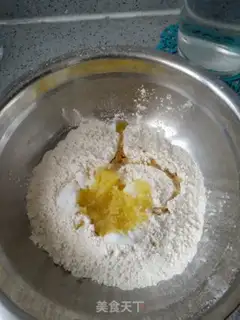 Make Flamingo ice cream mooncake step 5