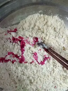 Make Flamingo ice cream mooncake step 6