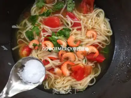 Make Tomato shrimp noodles step 4