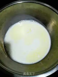 Make Rainbow milk, ice cream mooncake step 2