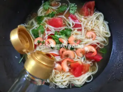 Make Tomato shrimp noodles step 6