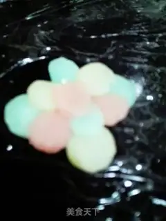 Make Rainbow milk, ice cream mooncake step 8